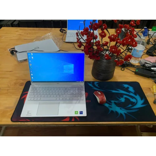 Dell Inspiron 5502  Core i7 1165G7
