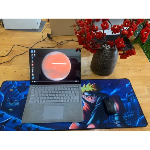Surface Laptop 2 - I5 TH8