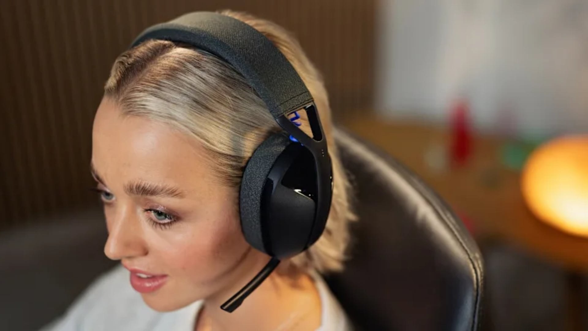 Tai Nghe Gaming Không Dây Logitech G321 Black - Thiết kế nhẹ nhàng, thoải mái